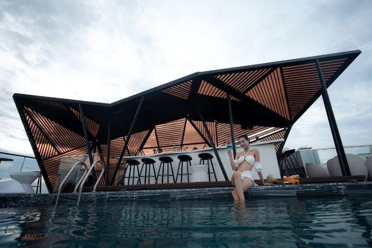 Draco Hotel & Suites 